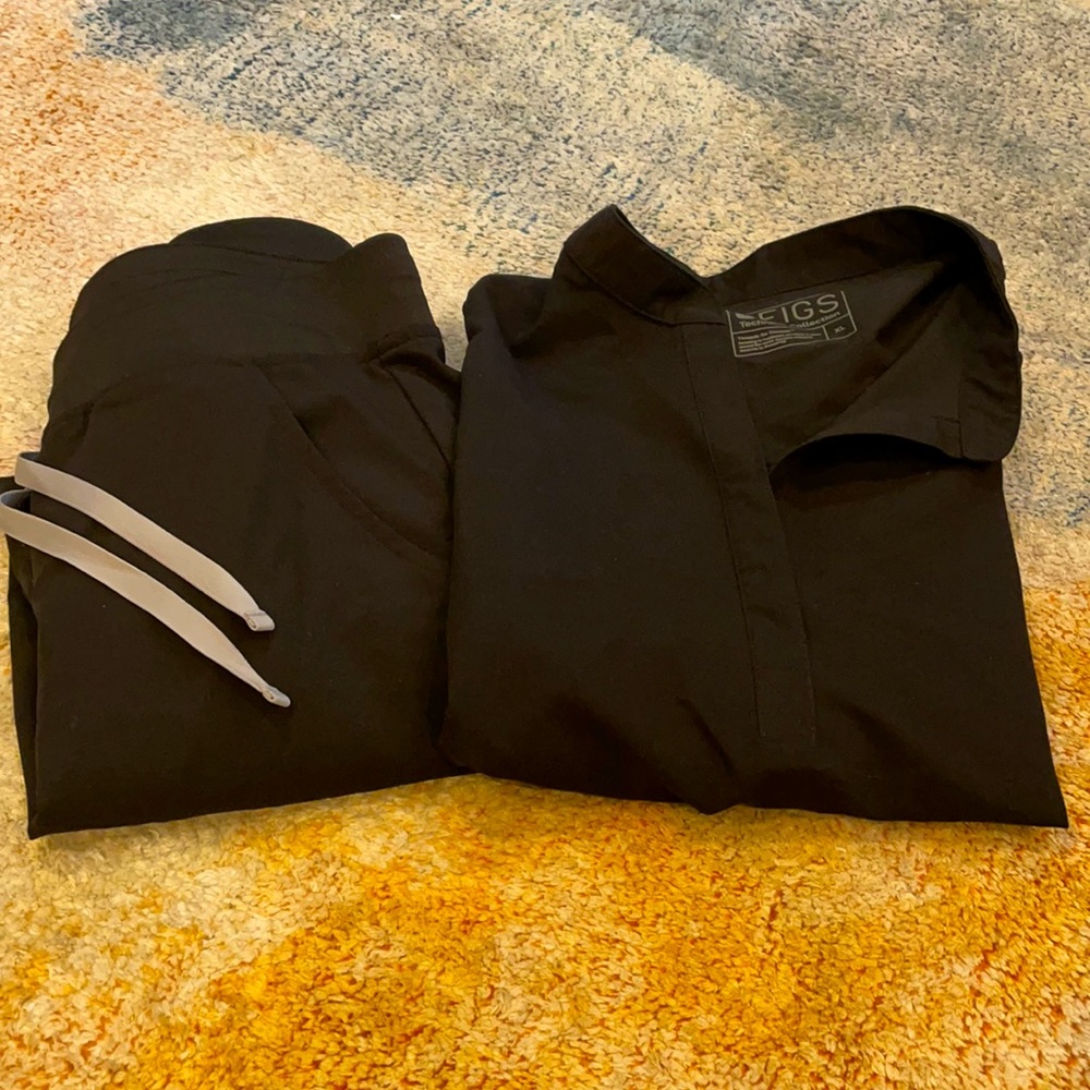 Figs scrub set in black- XL